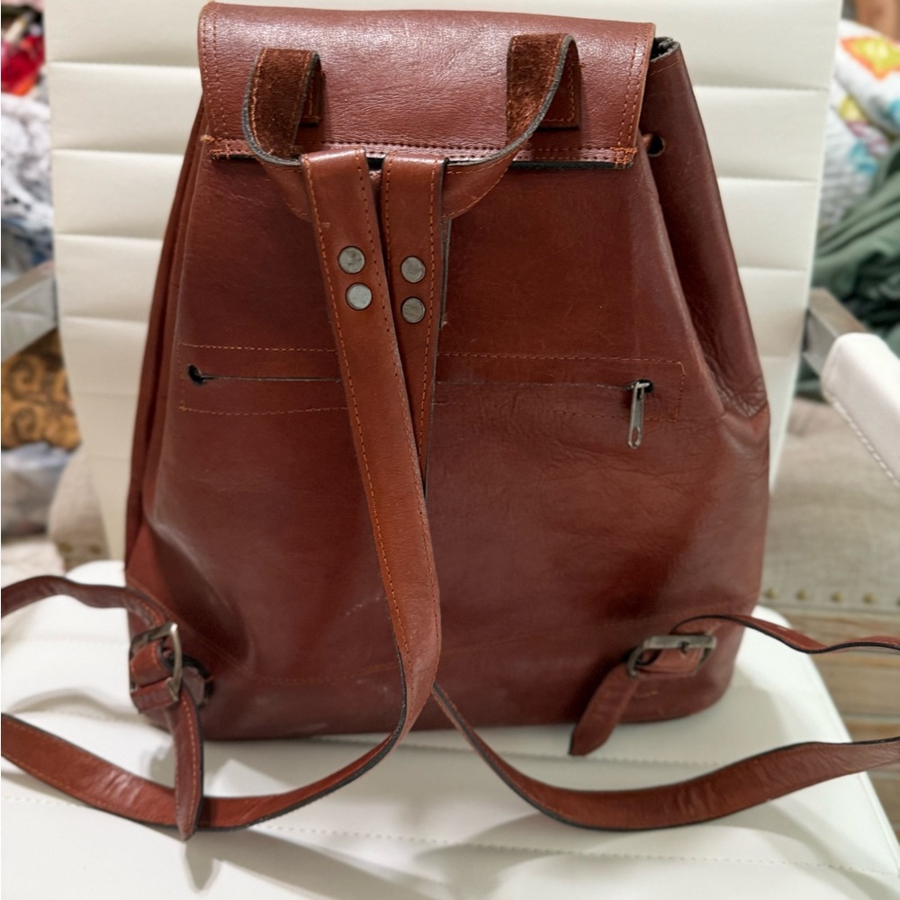 Vintage Brown Leather Backpack - Picture 5 of 15